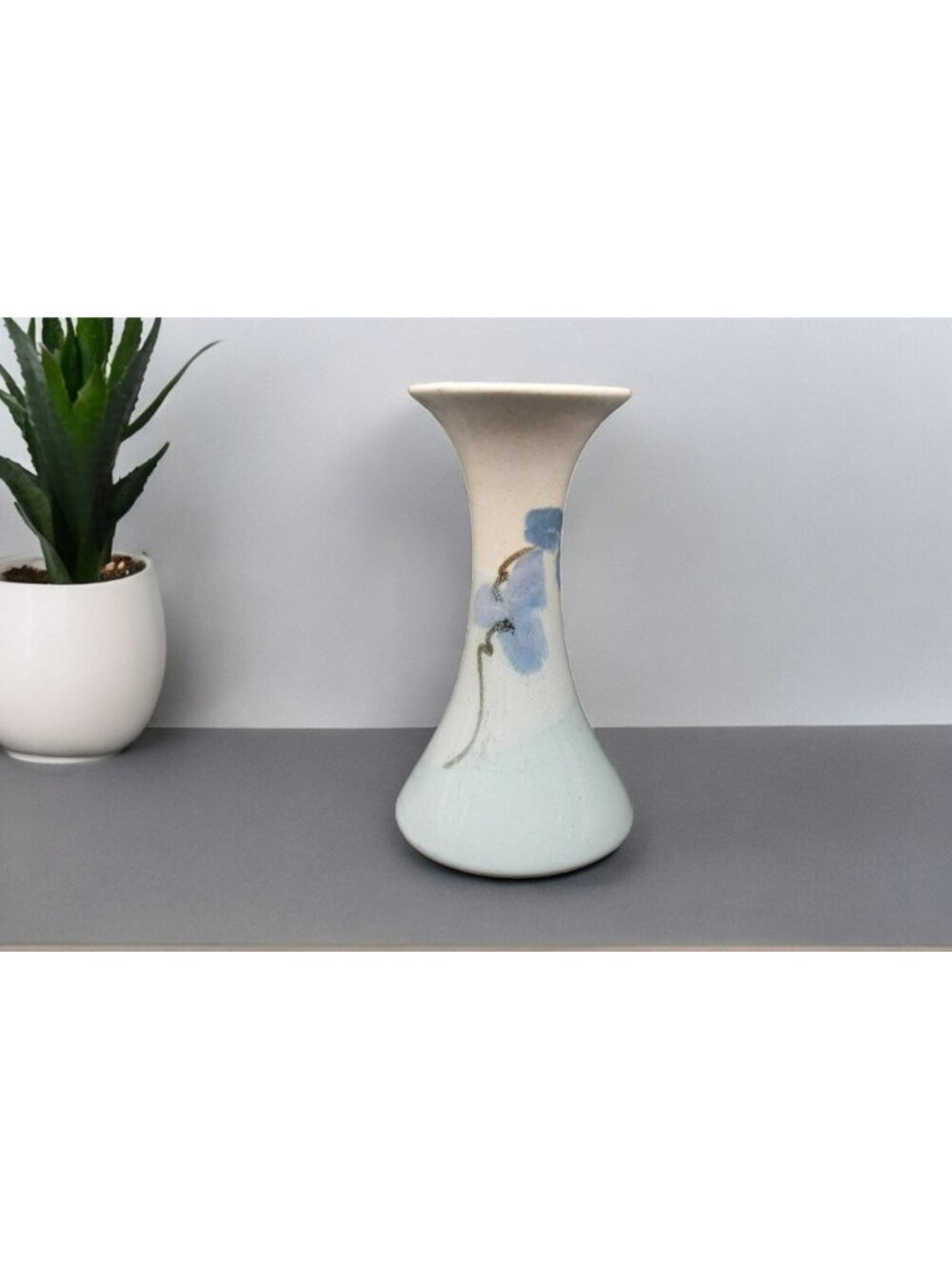 Kent Follette Art Pottery Bud Vase New Orleans Artist Mint Green & Cream